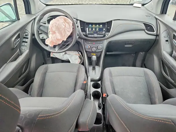 3GNCJKSB5JL163176 2018 CHEVROLET TRAX - Image 8