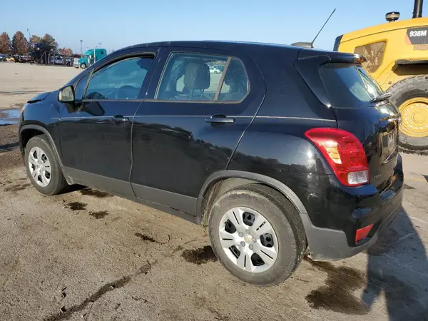 3GNCJKSB5JL167650 2018 CHEVROLET TRAX - Image 2