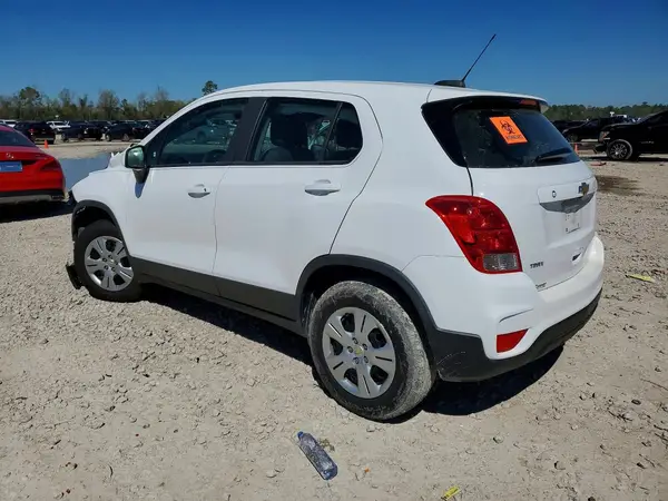3GNCJKSB5JL169060 2018 CHEVROLET TRAX - Image 2