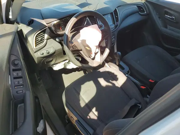 3GNCJKSB5JL169060 2018 CHEVROLET TRAX - Image 8