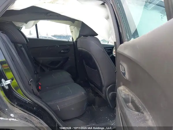 3GNCJKSB5JL198106 2018 CHEVROLET TRAX - Image 8