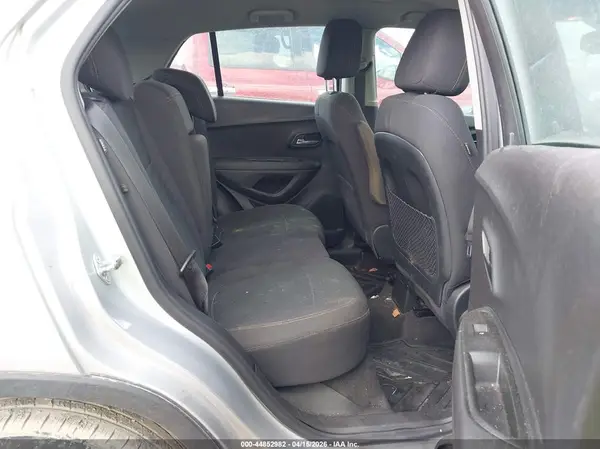 3GNCJKSB5JL199952 2018 CHEVROLET TRAX - Image 8