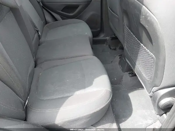 3GNCJKSB5JL228737 2018 CHEVROLET TRAX - Image 8