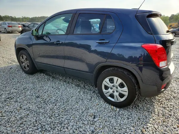 3GNCJKSB5JL253752 2018 CHEVROLET TRAX - Image 2