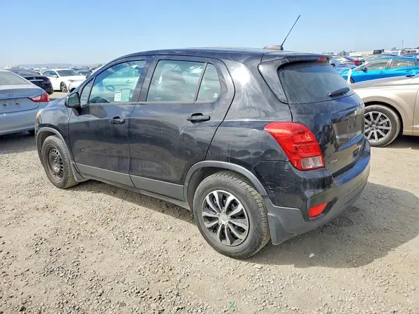 3GNCJKSB5JL269661 2018 CHEVROLET TRAX - Image 2