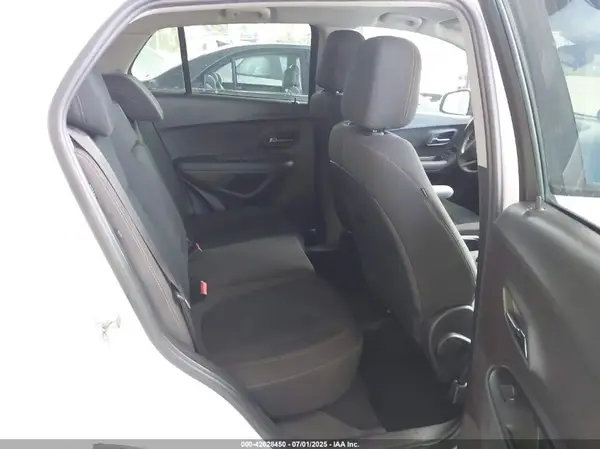 3GNCJKSB5JL275461 2018 CHEVROLET TRAX - Image 8
