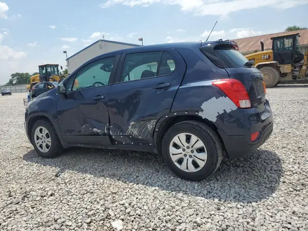 3GNCJKSB5JL292633 2018 CHEVROLET TRAX - Image 2