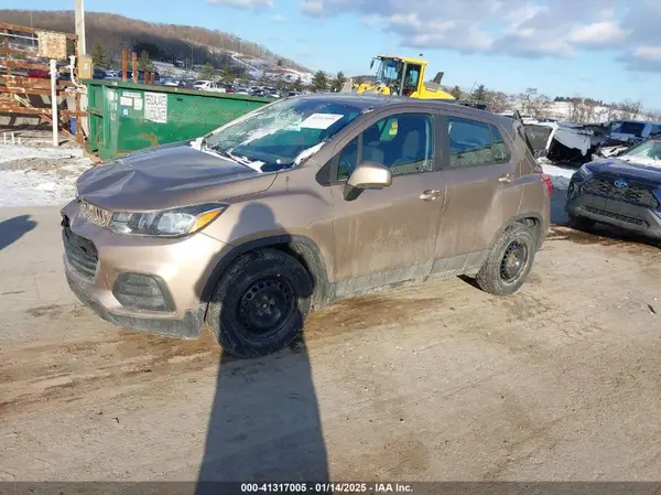 3GNCJKSB5JL309818 2018 CHEVROLET TRAX - Image 2