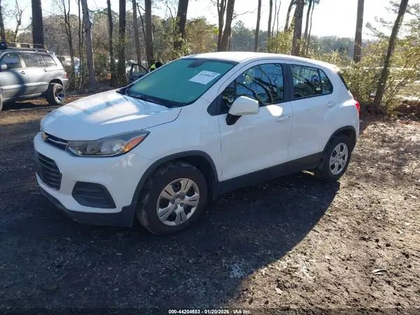 3GNCJKSB5JL336548 2018 CHEVROLET TRAX - Image 2