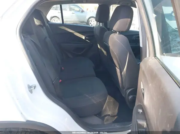 3GNCJKSB5JL336548 2018 CHEVROLET TRAX - Image 8