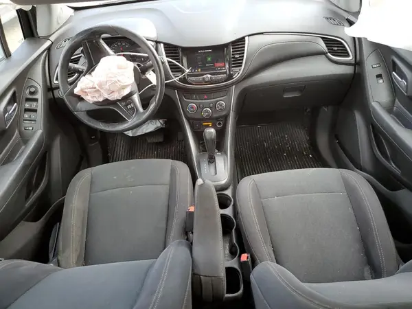 3GNCJKSB5JL348912 2018 CHEVROLET TRAX - Image 8
