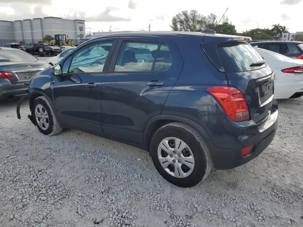 3GNCJKSB5JL355102 2018 CHEVROLET TRAX - Image 2