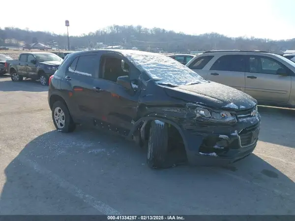 3GNCJKSB5JL356878 2018 CHEVROLET TRAX - Image 1