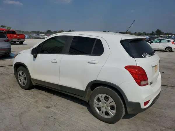 3GNCJKSB5JL369372 2018 CHEVROLET TRAX - Image 2