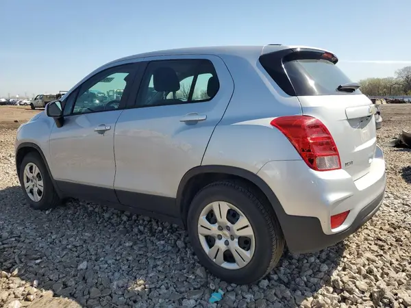3GNCJKSB5JL374054 2018 CHEVROLET TRAX - Image 2