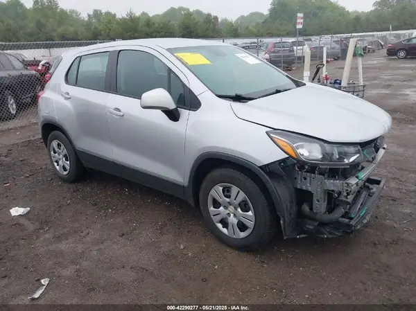 3GNCJKSB5JL386382 2018 CHEVROLET TRAX - Image 1