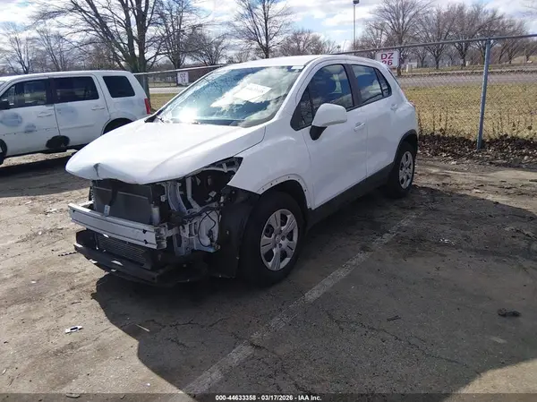 3GNCJKSB5JL416139 2018 CHEVROLET TRAX - Image 2