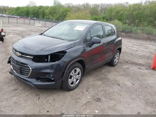 3GNCJKSB5KL114822 2019 CHEVROLET TRAX - Image 2