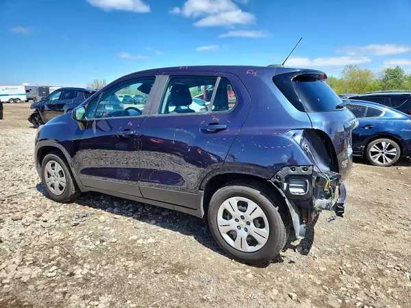 3GNCJKSB5KL115663 2019 CHEVROLET TRAX - Image 2