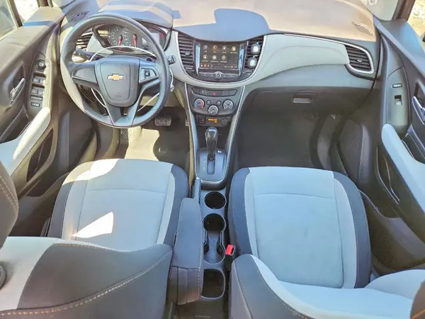 3GNCJKSB5KL115663 2019 CHEVROLET TRAX - Image 8