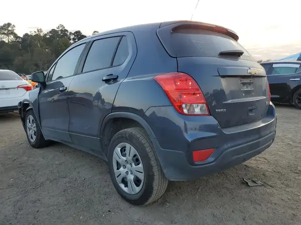 3GNCJKSB5KL117767 2019 CHEVROLET TRAX - Image 2