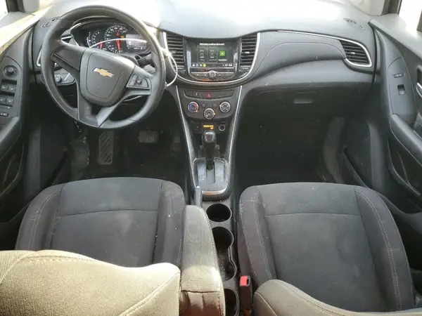 3GNCJKSB5KL139820 2019 CHEVROLET TRAX - Image 8