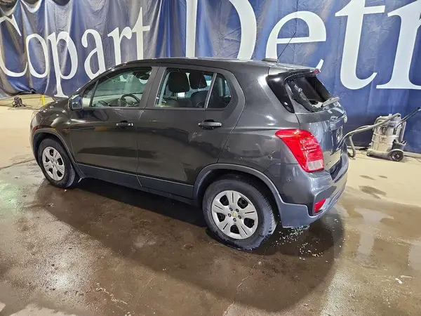 3GNCJKSB5KL152745 2019 CHEVROLET TRAX - Image 2