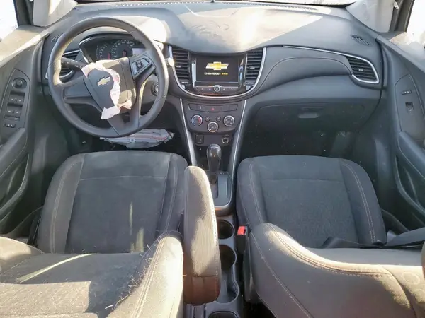 3GNCJKSB5KL164989 2019 CHEVROLET TRAX - Image 8