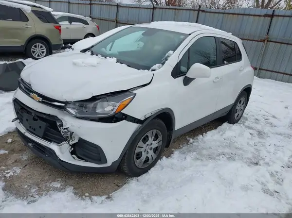 3GNCJKSB5KL167116 2019 CHEVROLET TRAX - Image 2