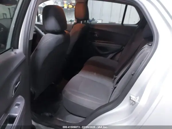 3GNCJKSB5KL180268 2019 CHEVROLET TRAX - Image 8