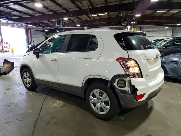 3GNCJKSB5KL187818 2019 CHEVROLET TRAX - Image 2
