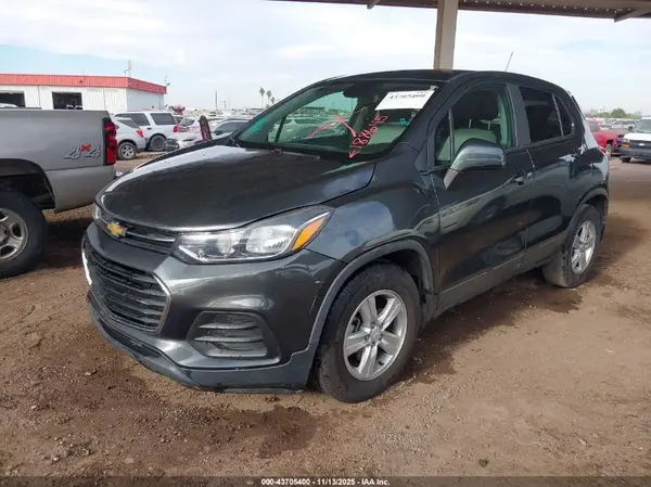 3GNCJKSB5KL188645 2019 CHEVROLET TRAX - Image 2