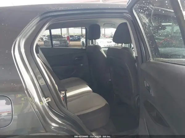 3GNCJKSB5KL188645 2019 CHEVROLET TRAX - Image 8