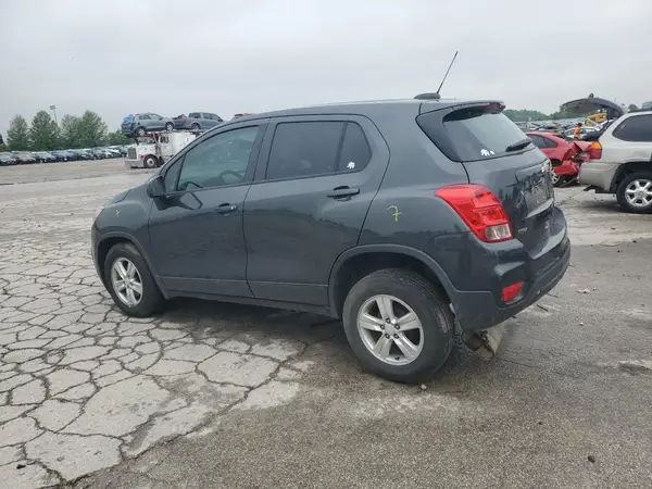 3GNCJKSB5KL205914 2019 CHEVROLET TRAX - Image 2