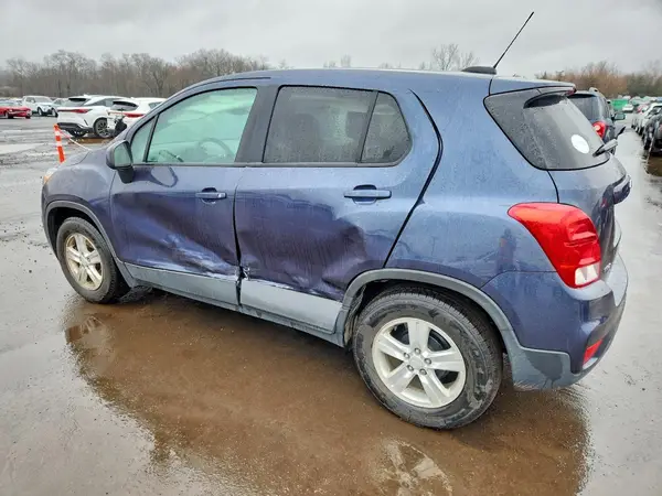 3GNCJKSB5KL213821 2019 CHEVROLET TRAX - Image 2