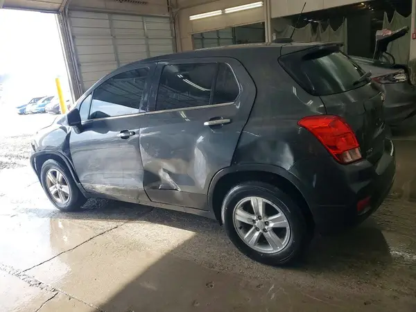 3GNCJKSB5KL214726 2019 CHEVROLET TRAX - Image 2
