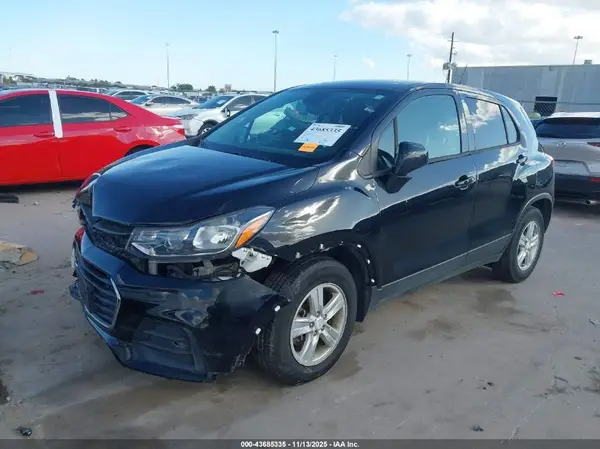 3GNCJKSB5KL217190 2019 CHEVROLET TRAX - Image 2