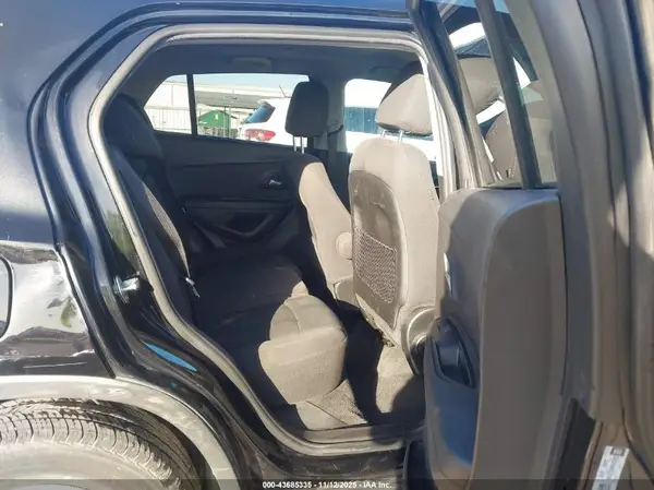 3GNCJKSB5KL217190 2019 CHEVROLET TRAX - Image 8