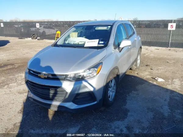 3GNCJKSB5KL218159 2019 CHEVROLET TRAX - Image 2