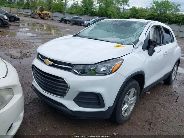 3GNCJKSB5KL220090 2019 CHEVROLET TRAX - Image 2