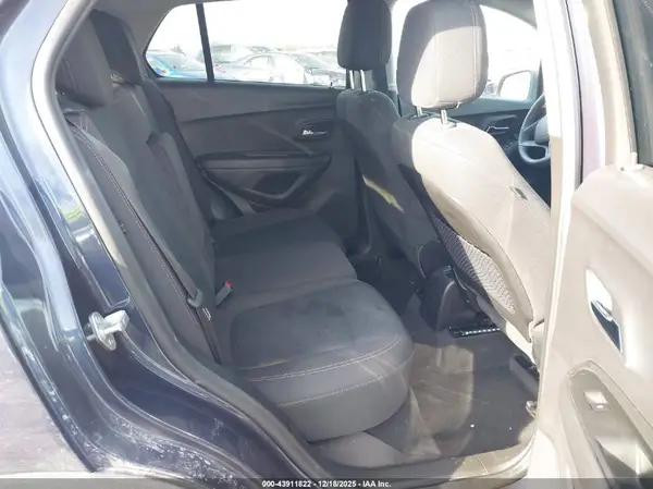3GNCJKSB5KL220204 2019 CHEVROLET TRAX - Image 8