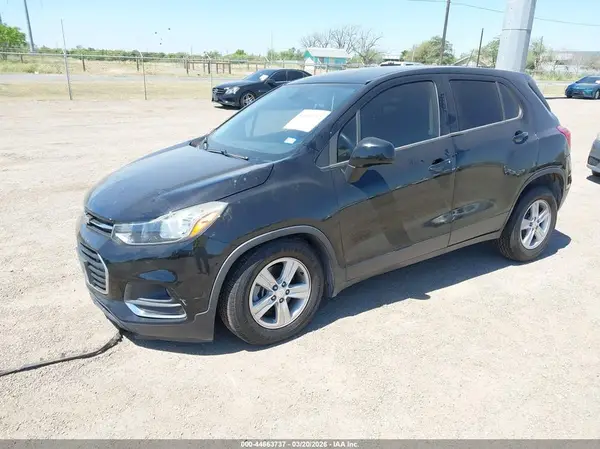 3GNCJKSB5KL221143 2019 CHEVROLET TRAX - Image 2