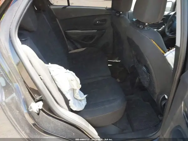 3GNCJKSB5KL221143 2019 CHEVROLET TRAX - Image 8