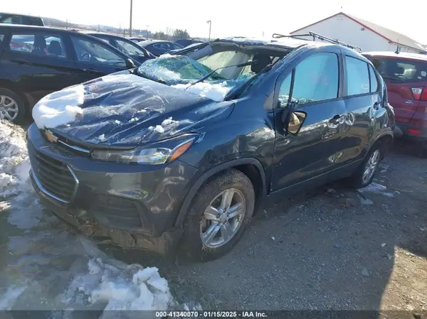 3GNCJKSB5KL225628 2019 CHEVROLET TRAX - Image 2