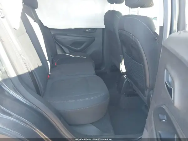 3GNCJKSB5KL233373 2019 CHEVROLET TRAX - Image 8