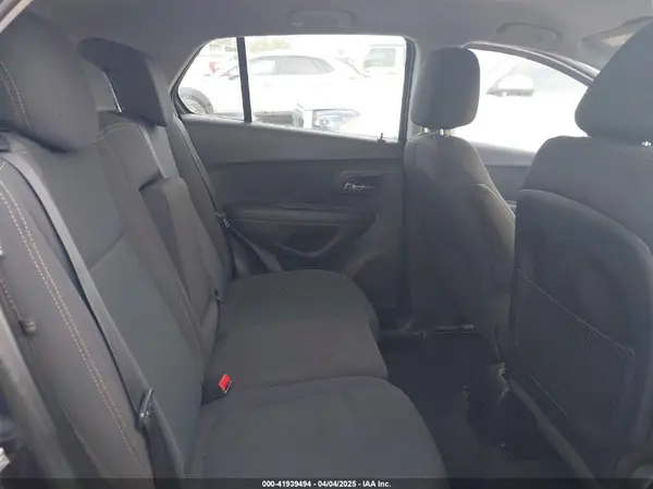 3GNCJKSB5KL233714 2019 CHEVROLET TRAX - Image 8
