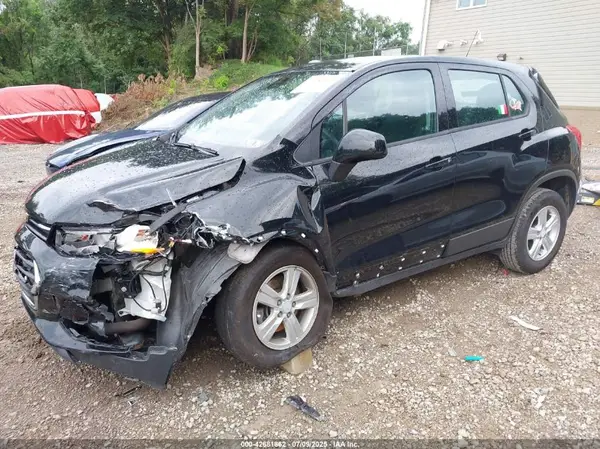 3GNCJKSB5KL234670 2019 CHEVROLET TRAX - Image 2