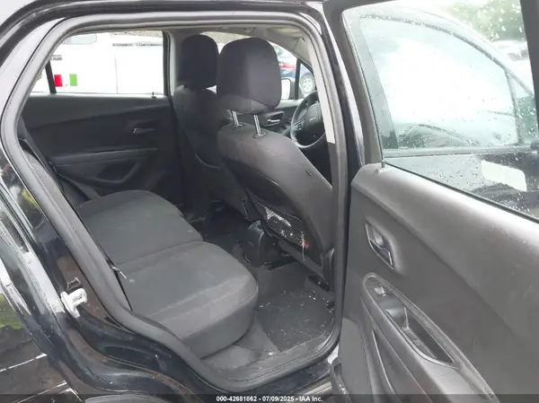 3GNCJKSB5KL234670 2019 CHEVROLET TRAX - Image 8