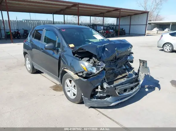 3GNCJKSB5KL259875 2019 CHEVROLET TRAX - Image 1