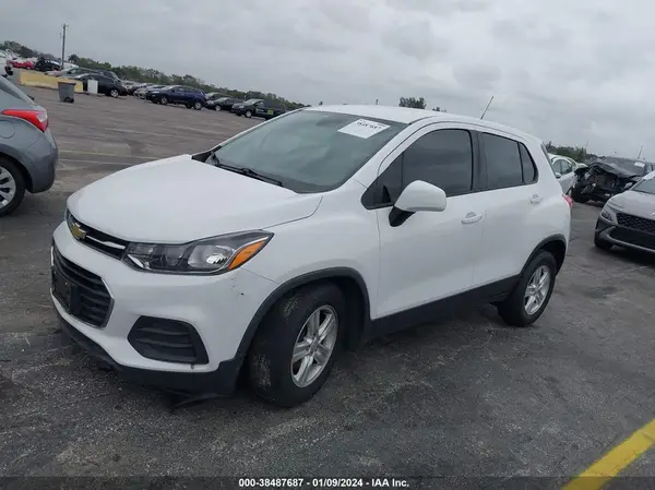 3GNCJKSB5KL259889 2019 CHEVROLET TRAX - Image 2